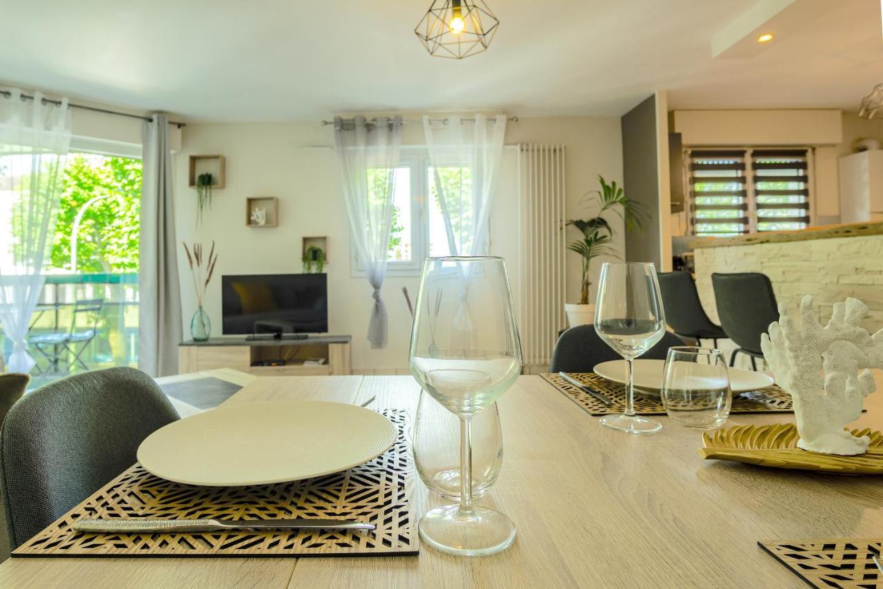 100 Geneve Joli T2 Avec Place De Parking Privee Annecy Bagian luar foto
